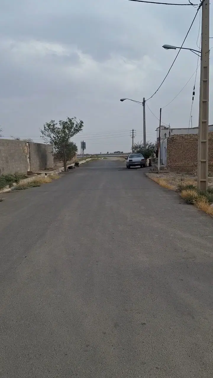 زمین مسکونی ۴۰۲متری در حاجی آباد