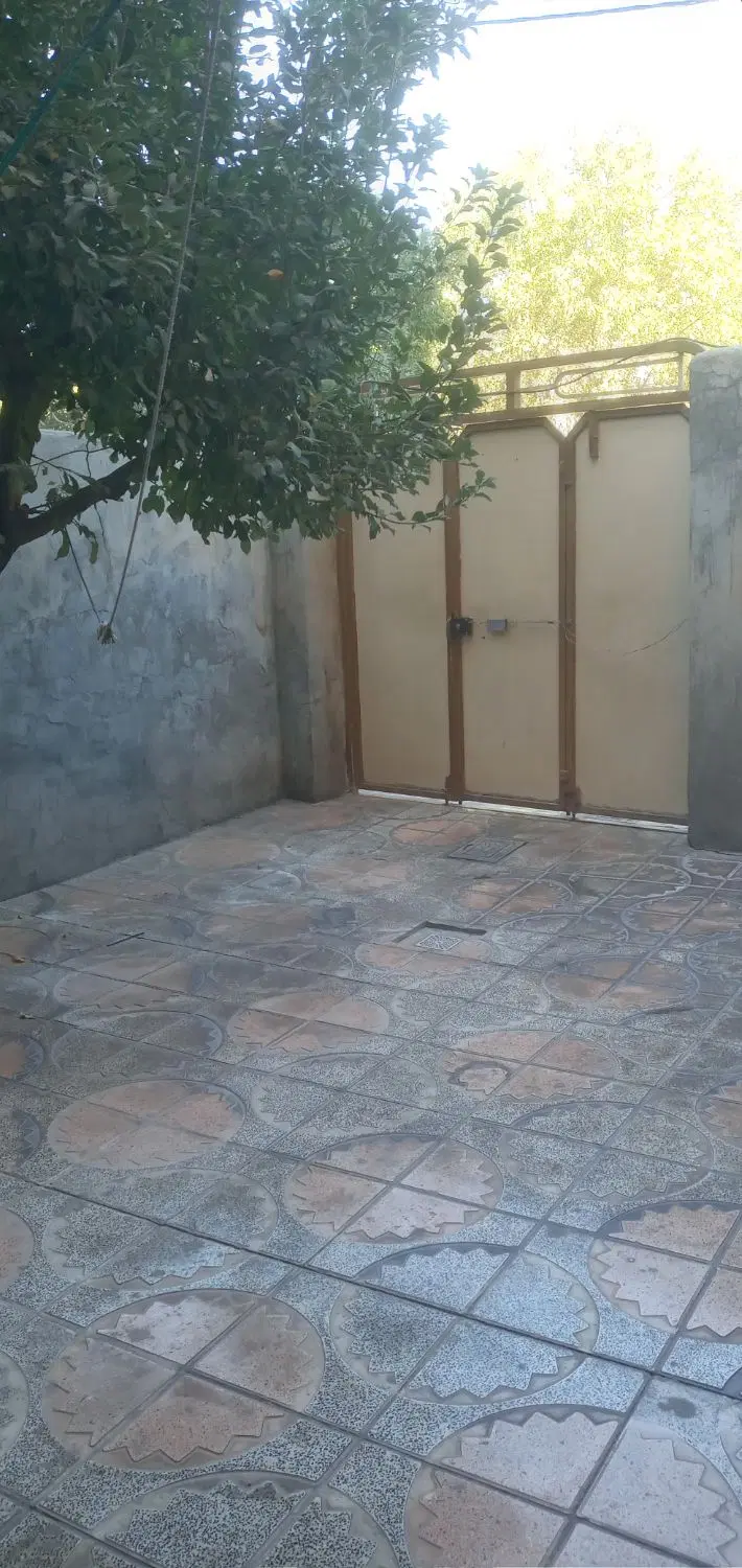 منزل ویلایی بر خیابان
