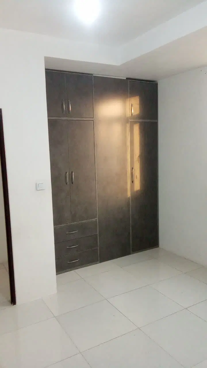 اجاره آپارتمان ۹۸متری در صالحیه نبی میلان ۱۸