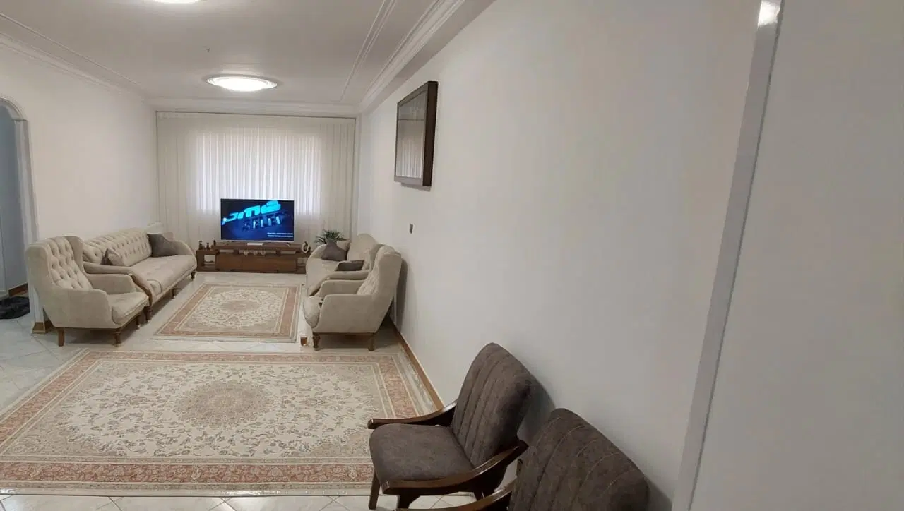 اجاره ۹۰ متر فول باغستان غربی