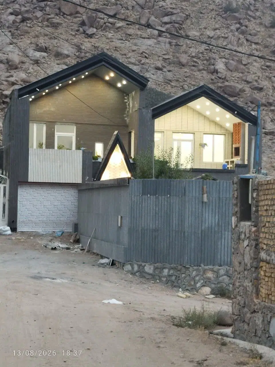 خانه باغ طزرجان