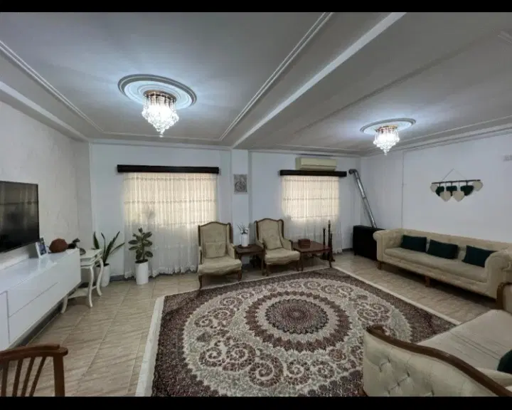واحد ۸۱ متری با پارکینگ و حیاط خلوت بزرگ