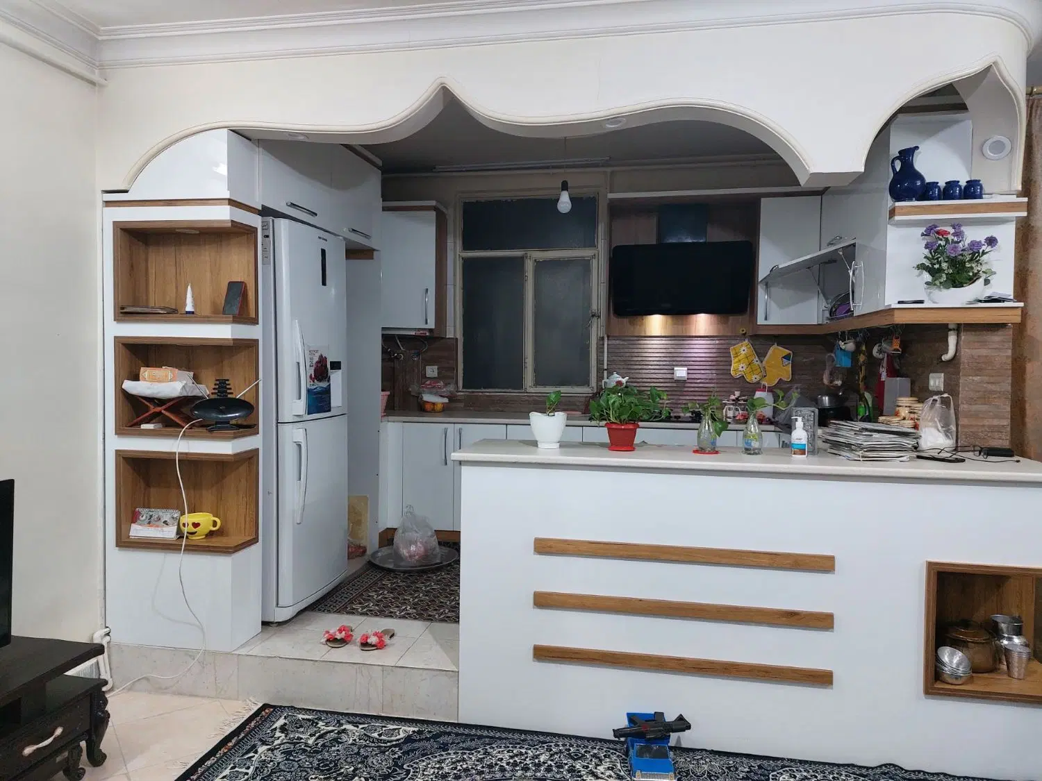 آپارتمان 65متری .آزادی 28.انتهای بسیج یک