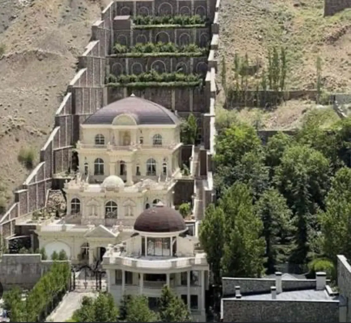 زمین زرشک(باستی هیلز قزوین)