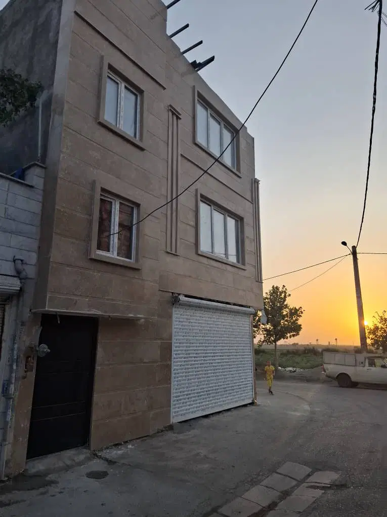 ساختمان نو ساخت دو واحده با دو باب مغازه دوبر عالی