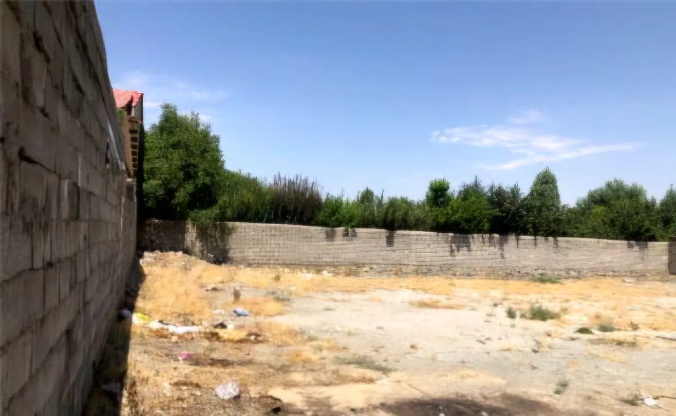 ۱۳۰ متر زمین مسکونی
