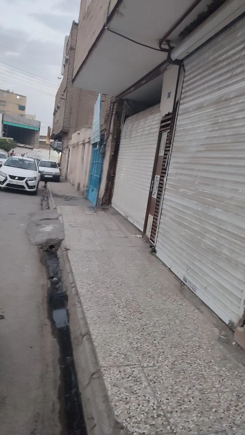 مغازه توس۷۴نزدیک به حاشیه توس