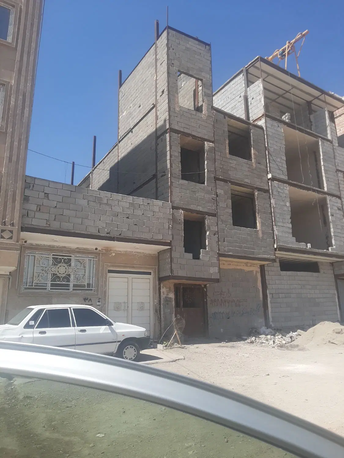 ۷۵ متر اپارتمان در ۳ طبقه ملکیت حصار امیر