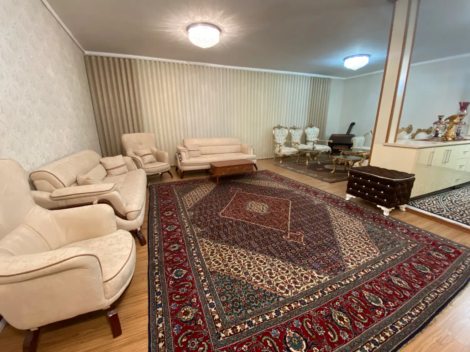 یک باب منزل مسکونی به متراژ ۱۶۲ متر