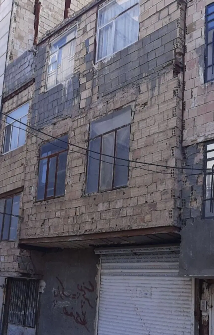 آپارتمان و پشت بام فروشی
