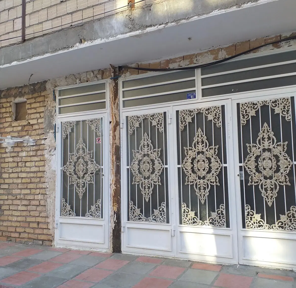 همکف دربست
