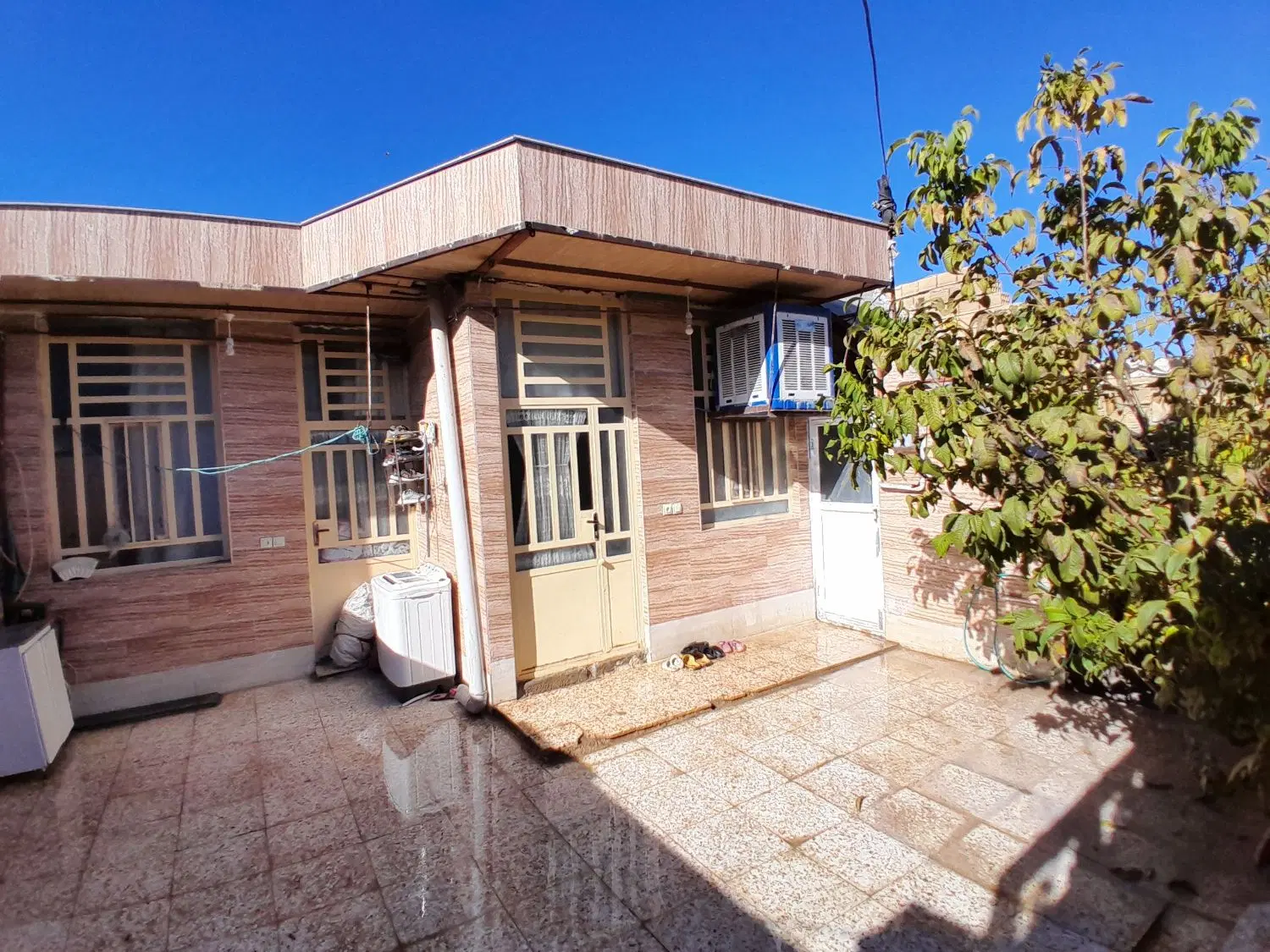 خانه ویلایی . میانگلال .پرواز