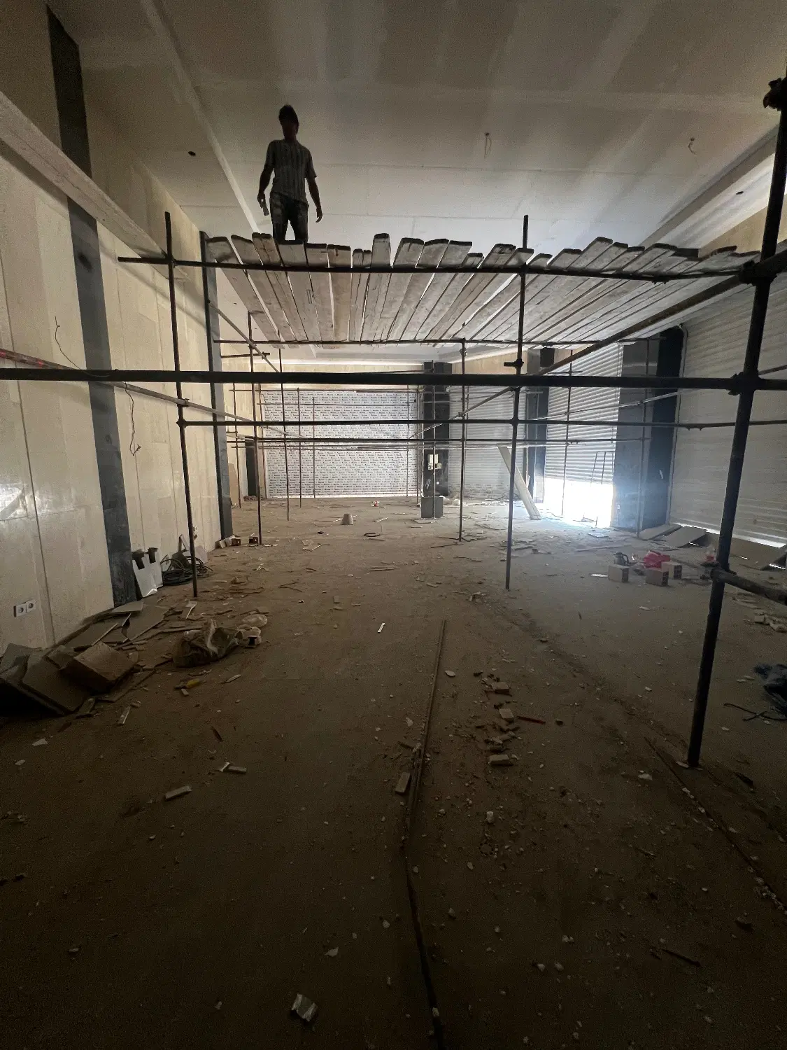 مغازه تجاری ۵۸۰متری برخیابان اصلی