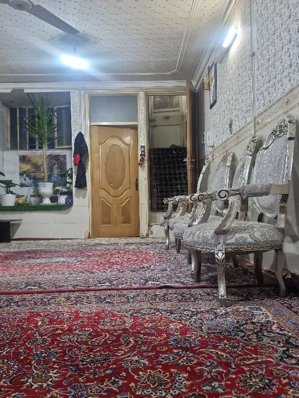 زیر زمین مسکونی آزادگان و یک زمین واقع در روستا