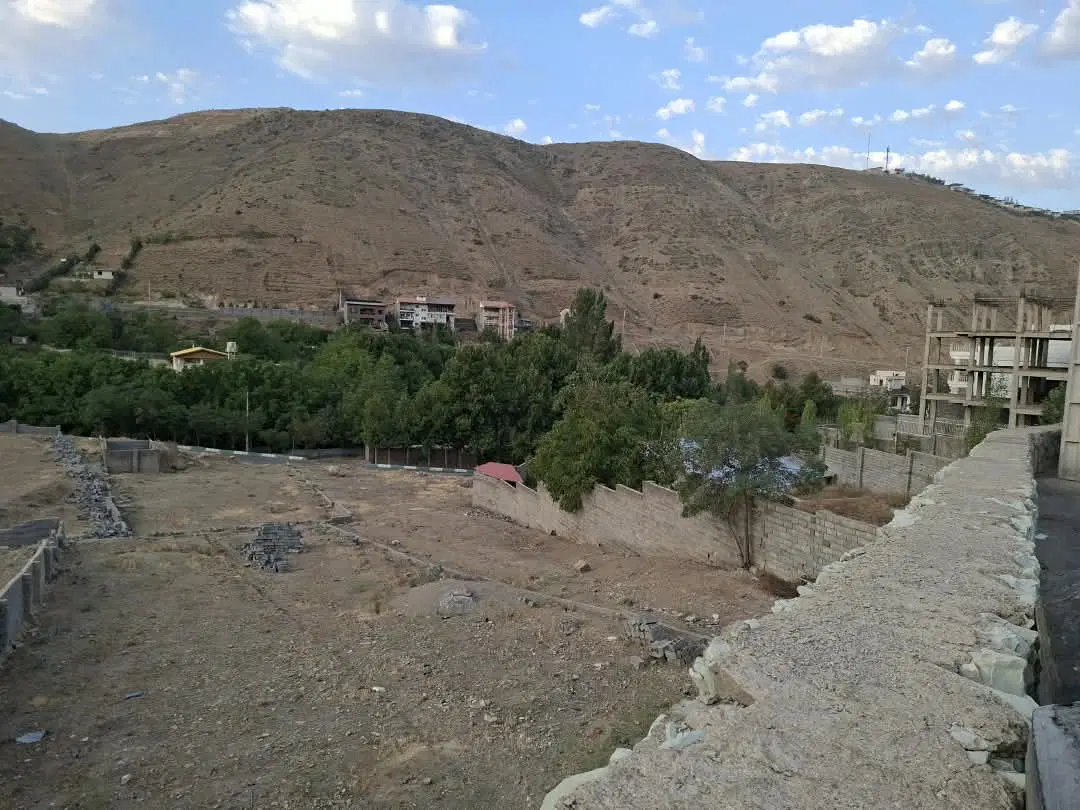 زمین مدرس رودهن