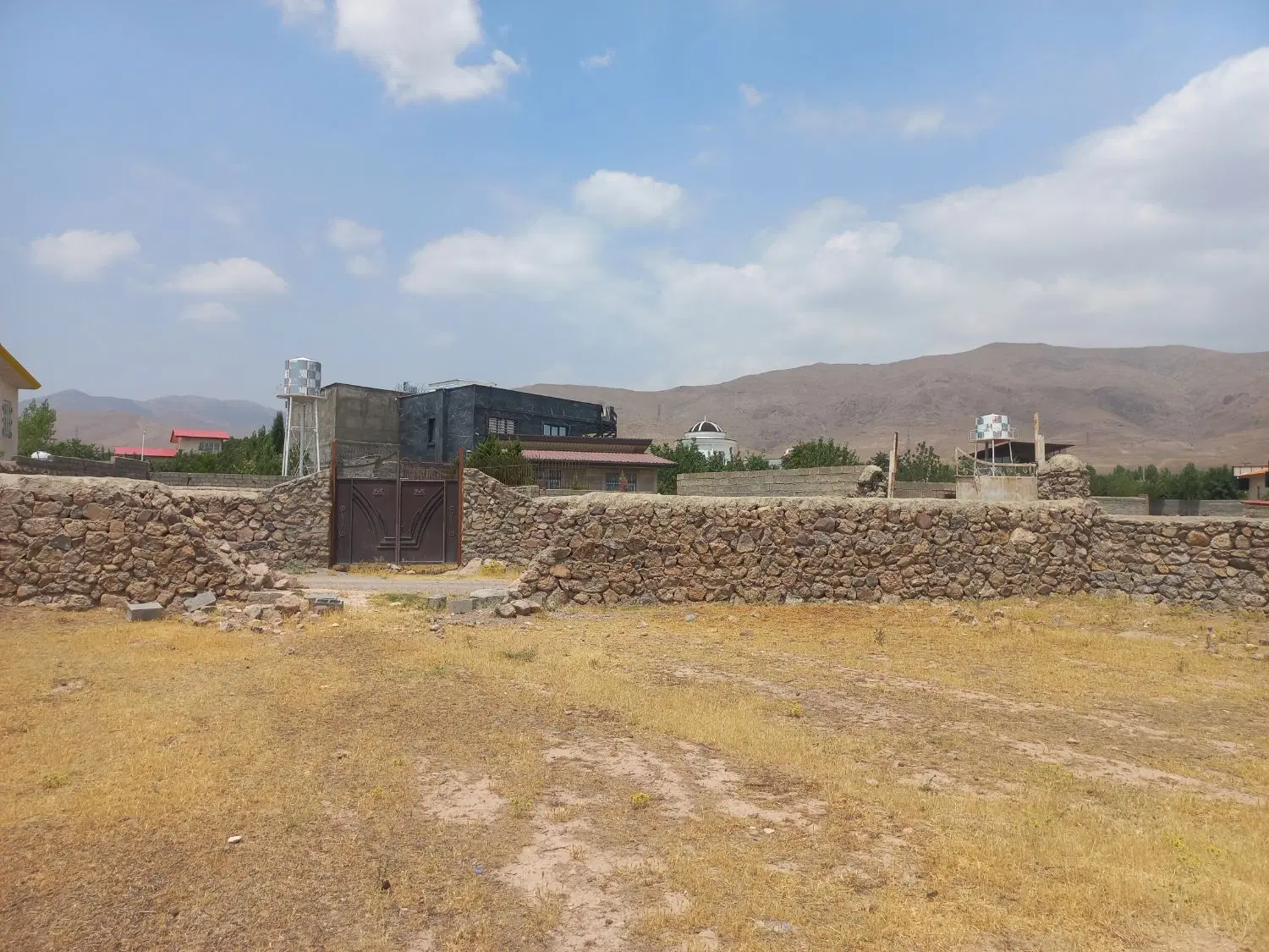 زمین ۲۵۰متری فشند چهاردیواری