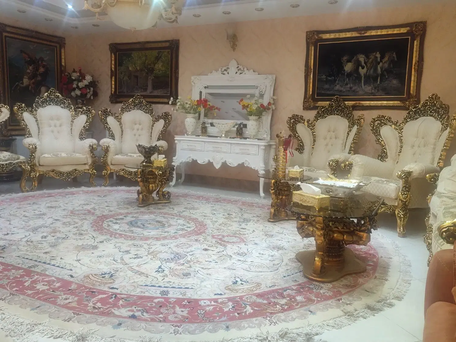 آپارتمان  تک واحدی با نورگیری خوب  و مجهز