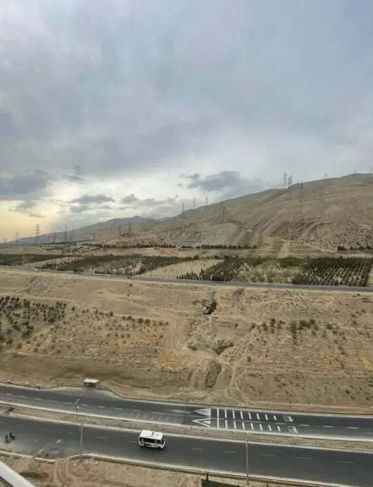 ۱۳۵ متر دو خواب ویو کوه برج برند و شیک