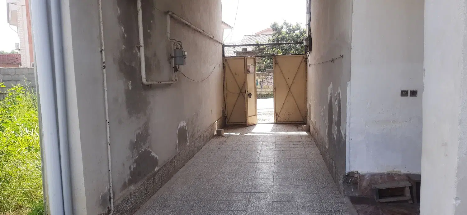 دو واحد مسکونی بهمراه دو واحد مغازه تجاری