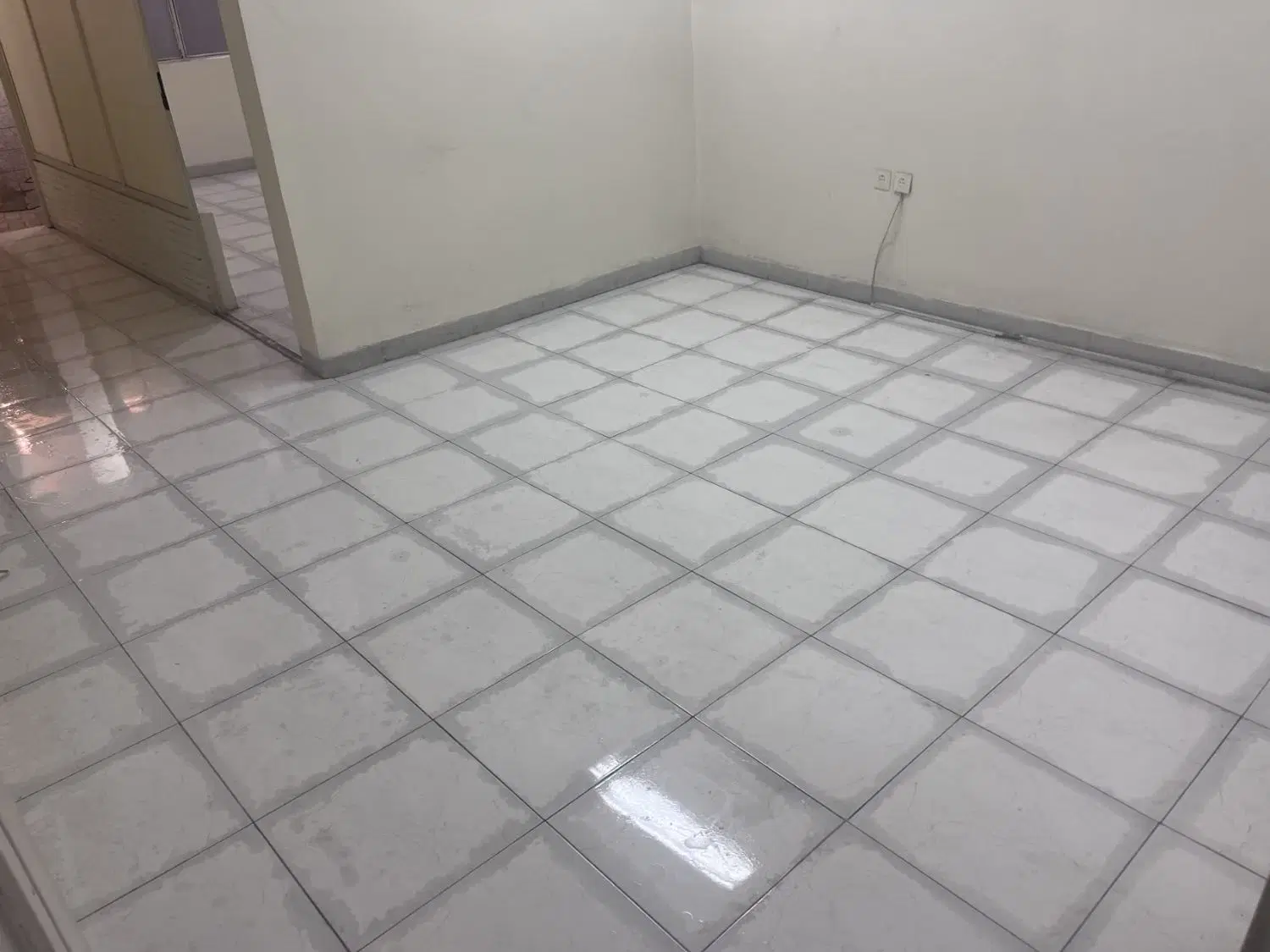 دفتر کار۵۰ متری بدون تابلو