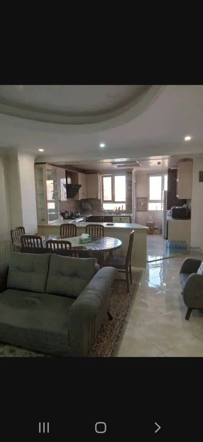 آپارتمان ۸۰ متری دو خواب با پارکینگ و انباری