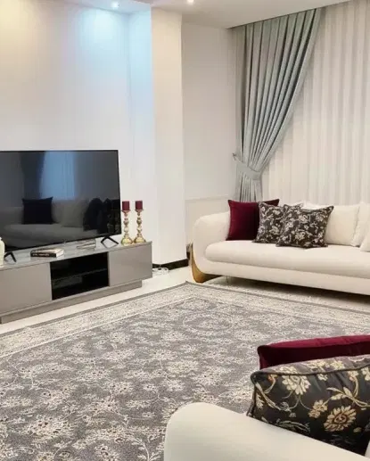نیازمند همخانه خانم با اتاق مجزا