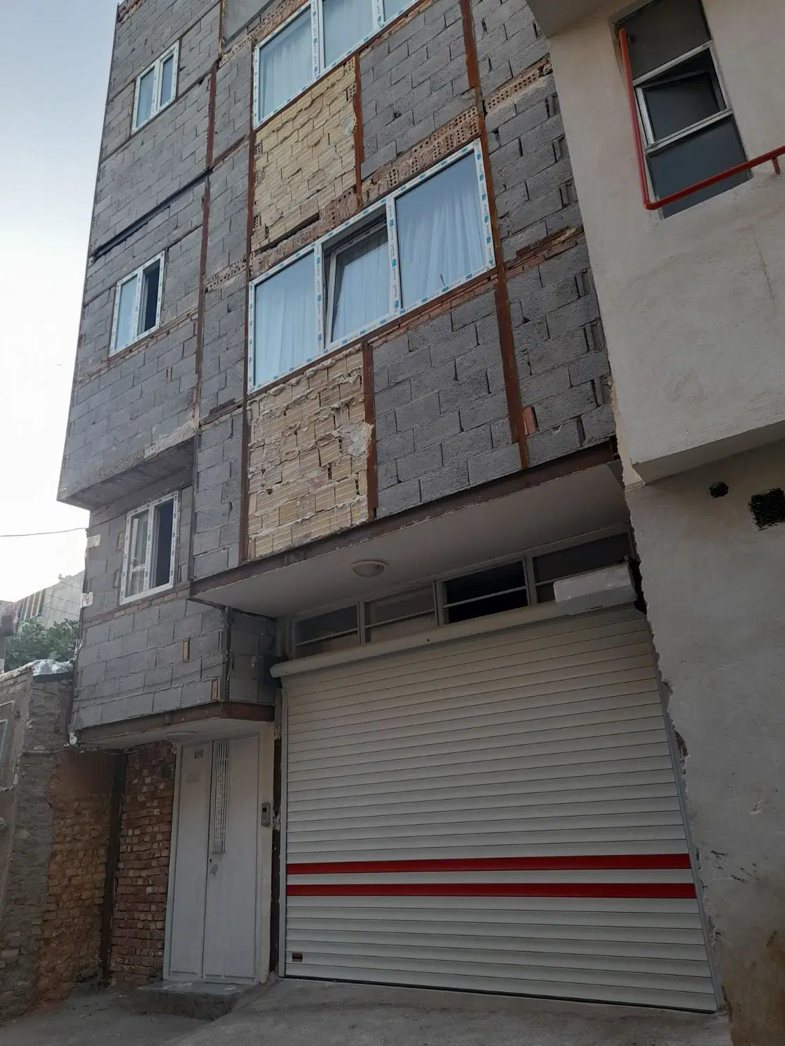 انباری به رهن داده میشود