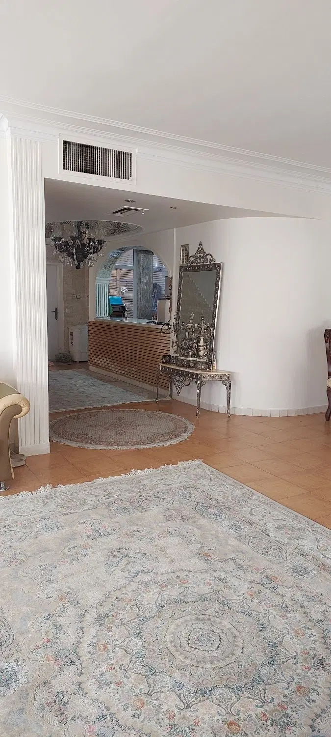 یک واحد ۱۳۰ متری طبقه اول دو خواب