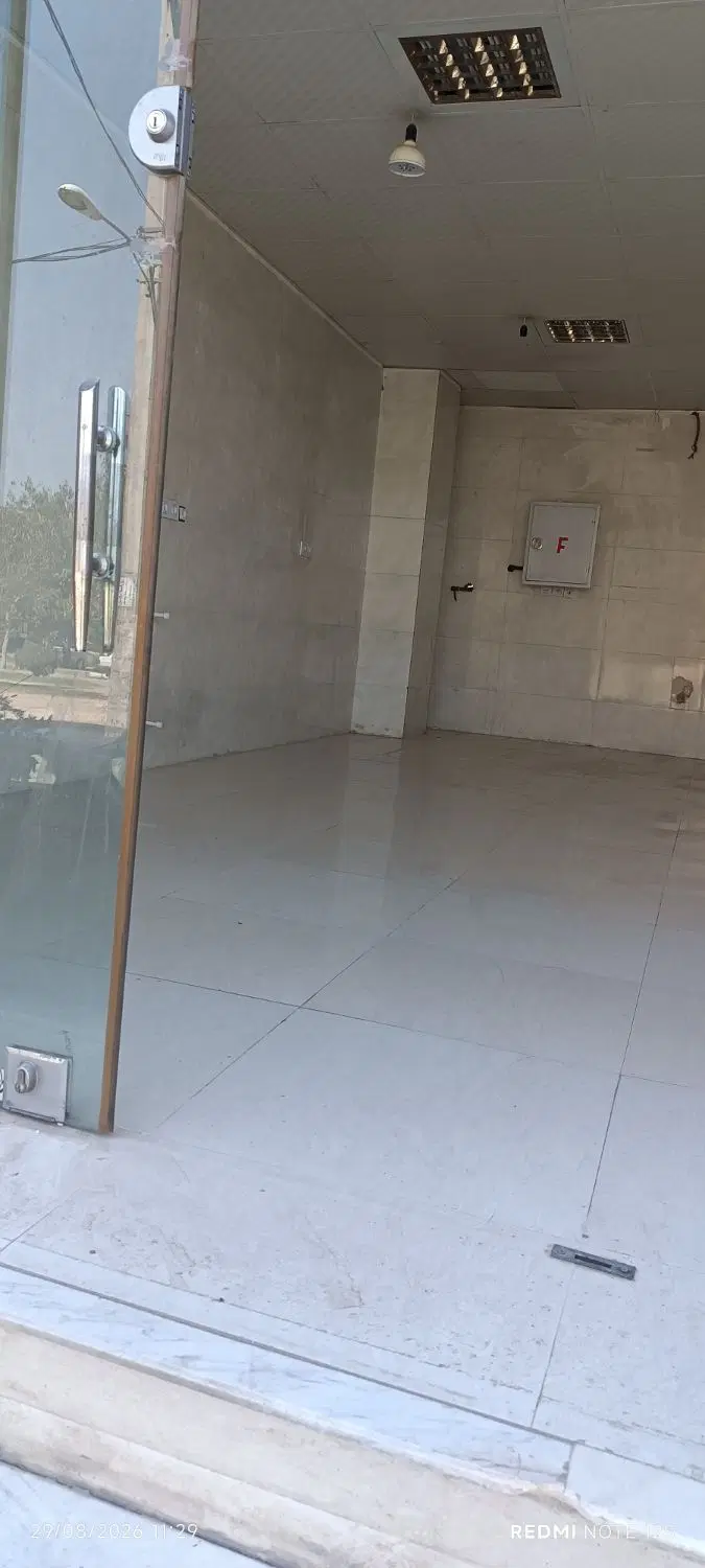 مغازه 50متری دارای سرویس بهداشتی