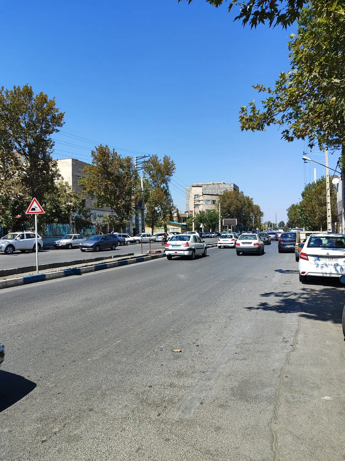 فروش زمین بر خیابان رسالت ۲۸۲ متر