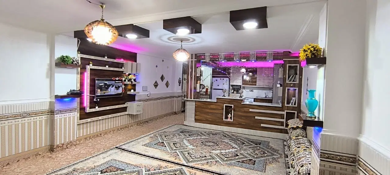 فروش واحد ۱۴۰ متری دو خواب با پارکینگ اختصاصی