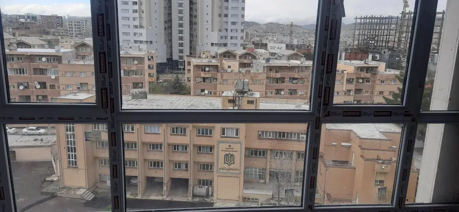 آپارتمان ادب سه نبش