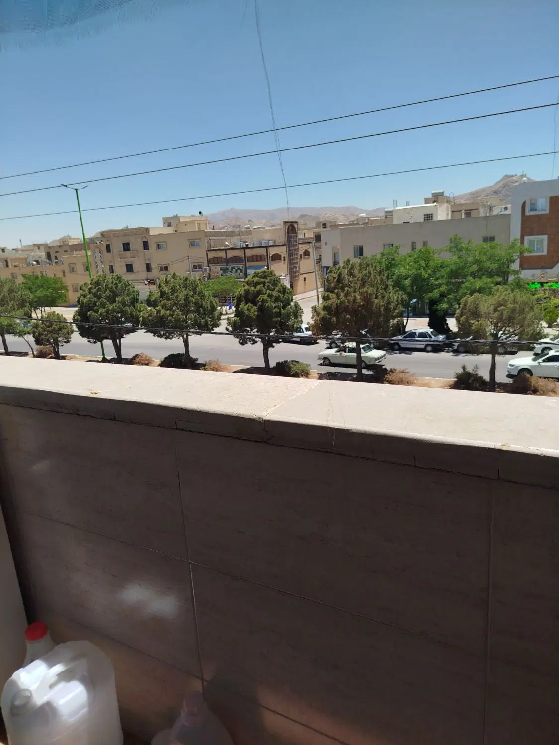 واحد تفکیکی بر خیابان اصلی
