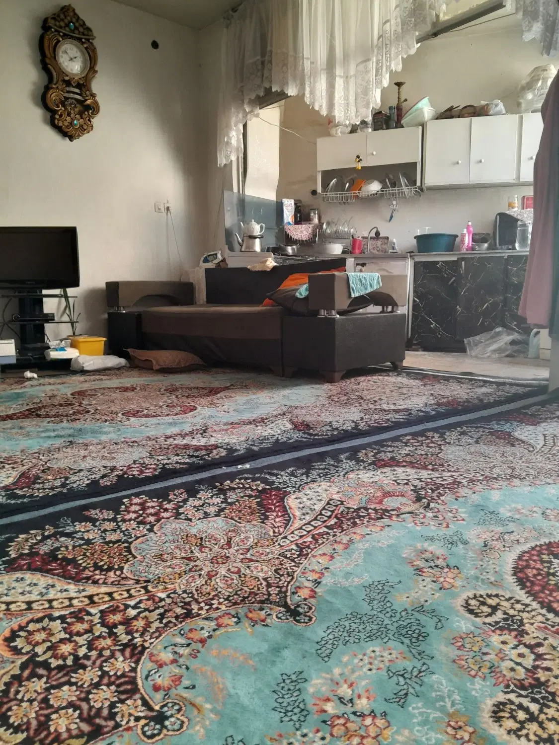 واحد اجاره داده می شود با سرویس کامل
