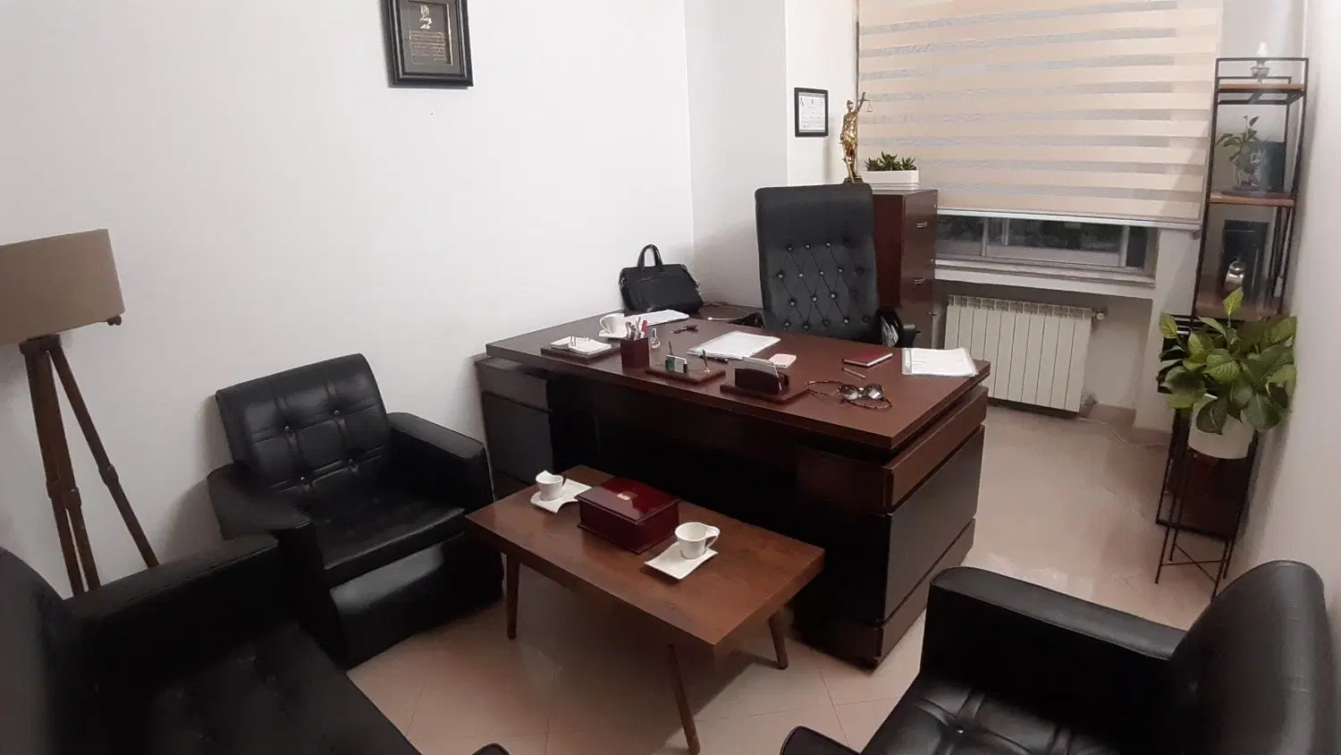 اتاق اشتراکی وکیل