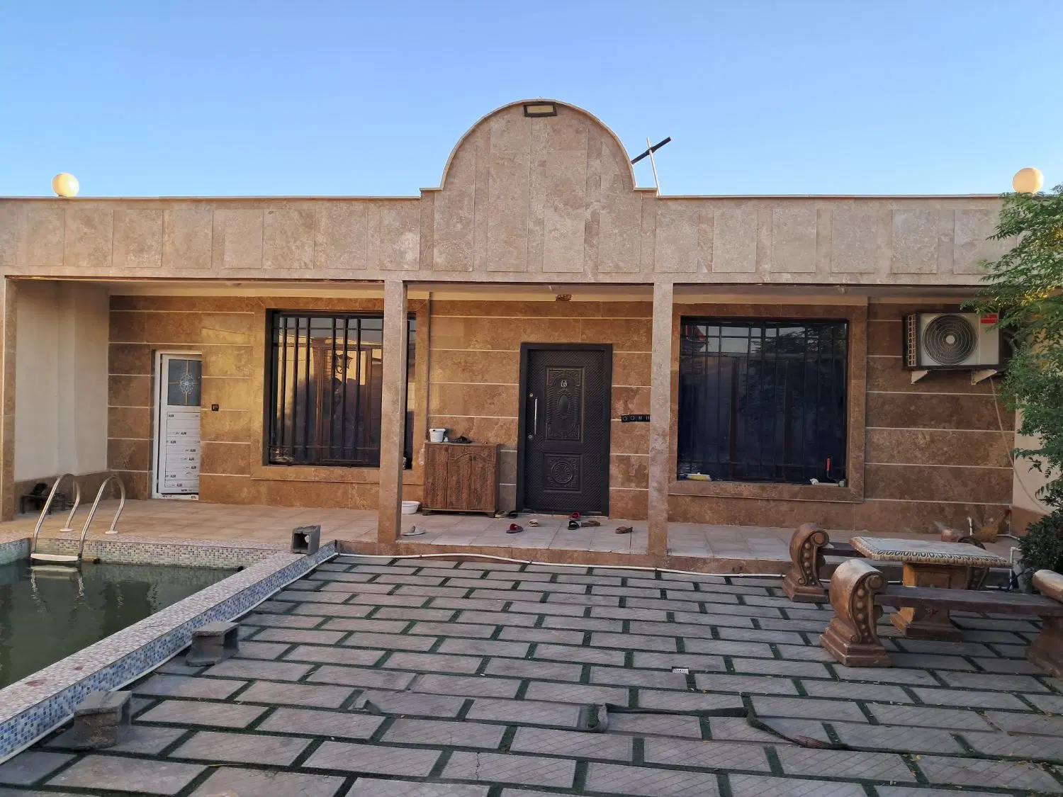 ۲۰۰مترباغچه شهرکی بینظیر ایجدان