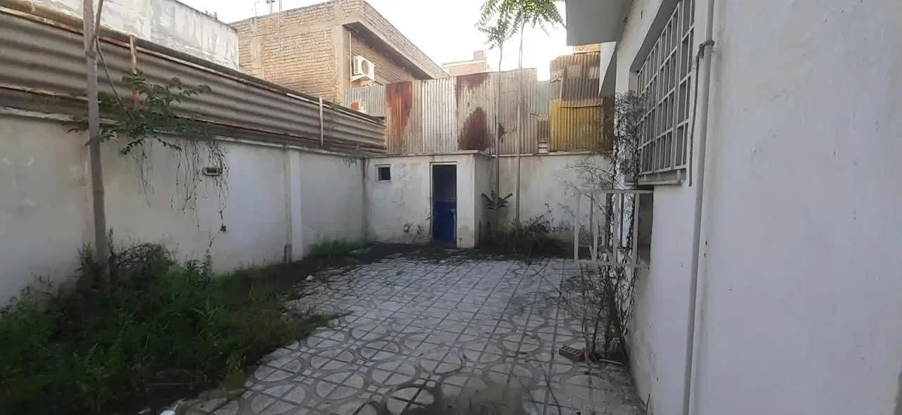۳۶۰ متر زمین بر حافظ