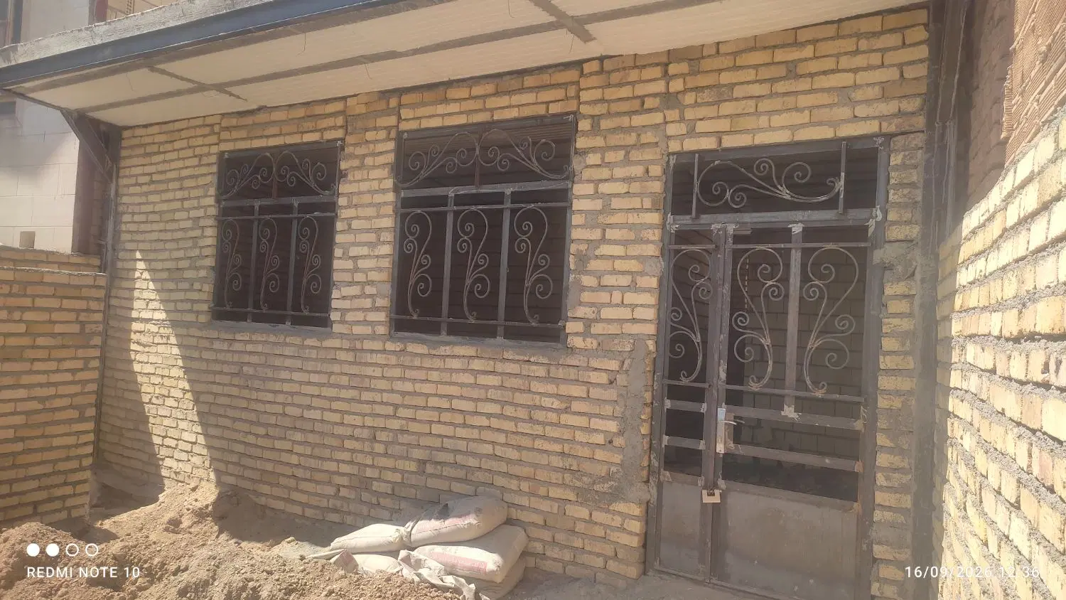 خانه نیمه کاره (105متر)قلعه حاتم