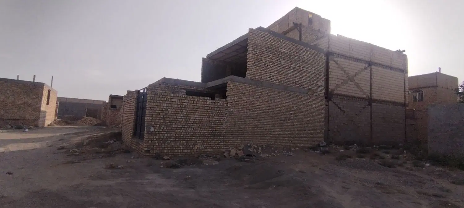خانه نیمه ساز