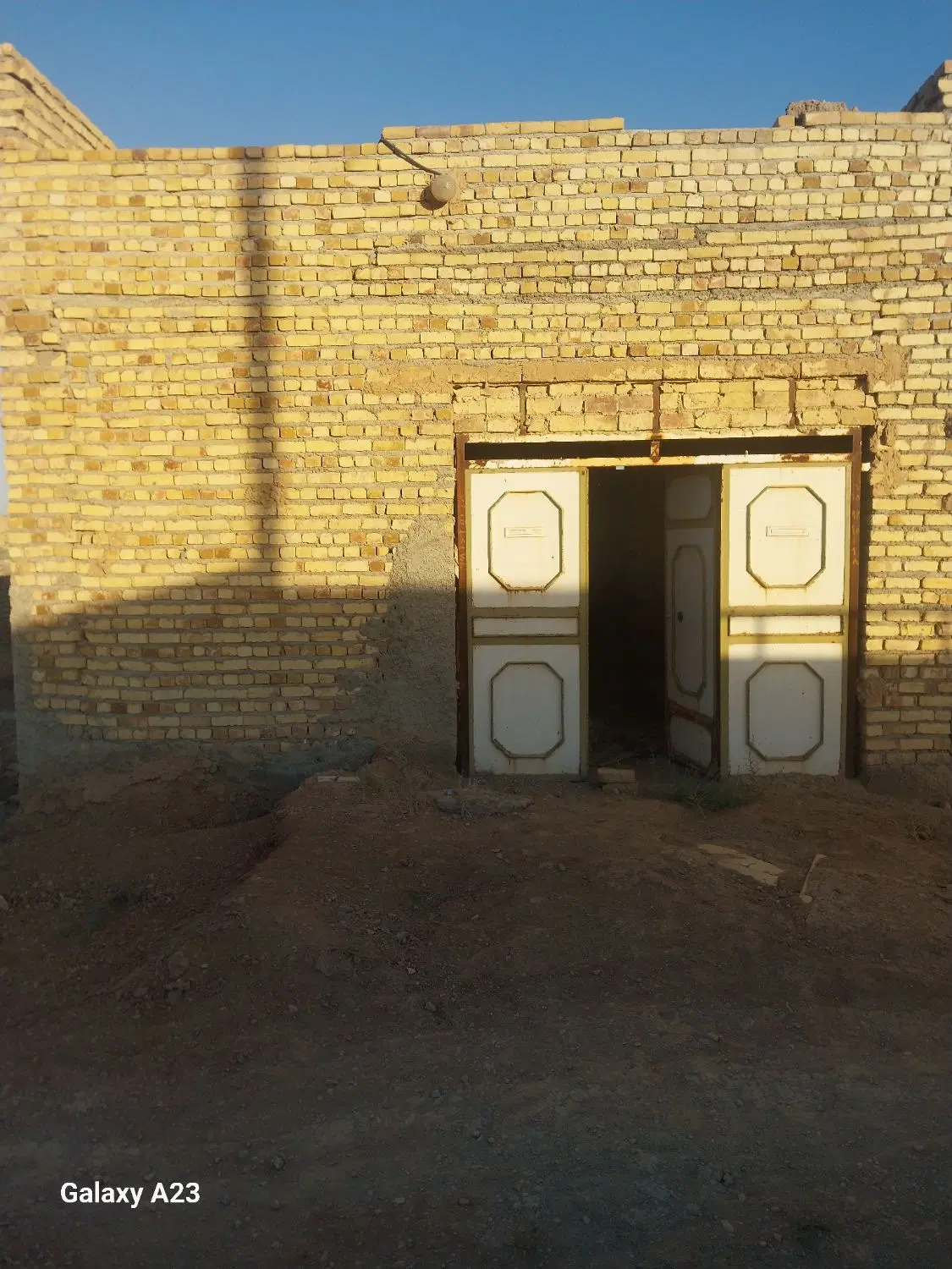 خانه نیمه ساز