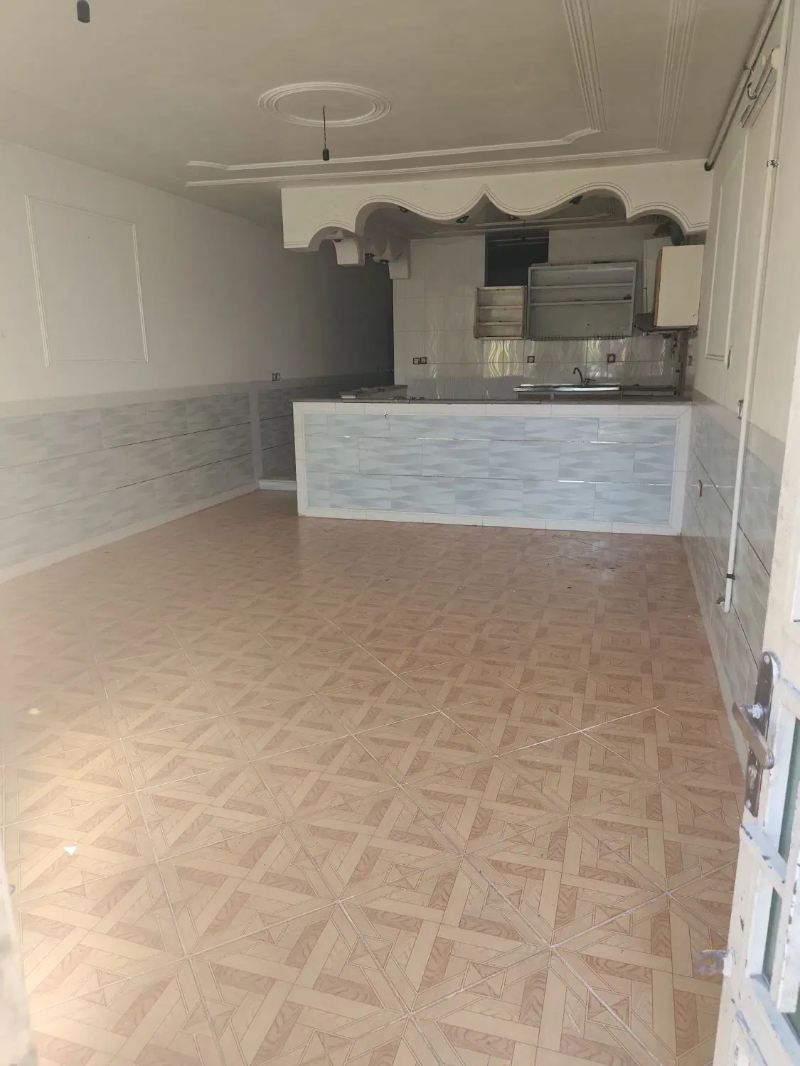 اجاره طبقه بالا 75متری