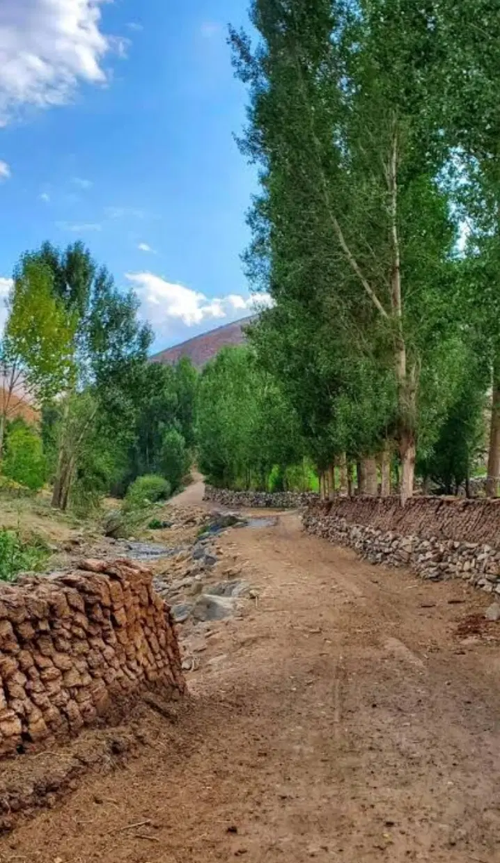 زمین روستای شهرو