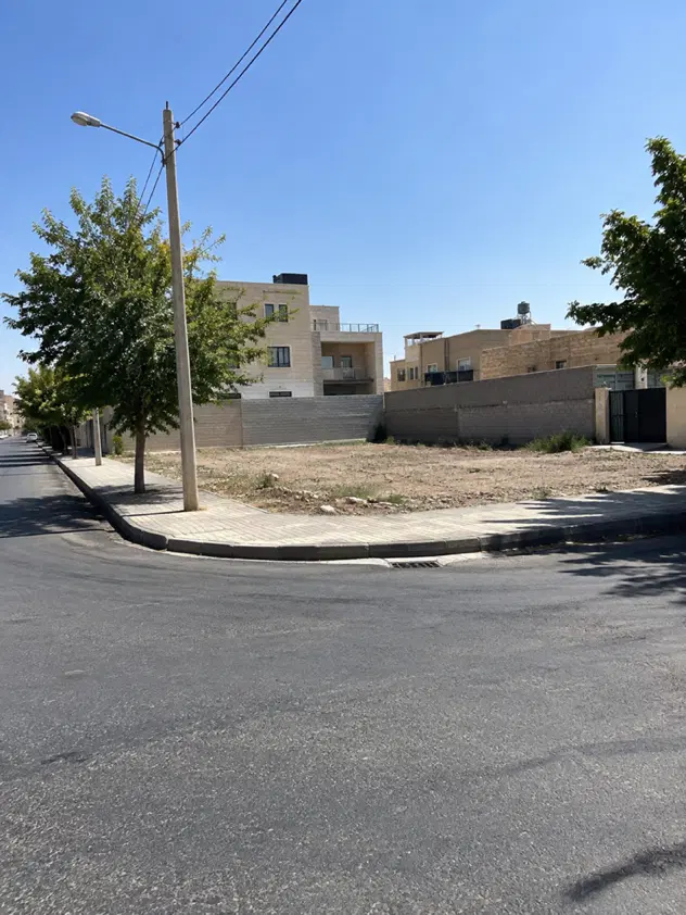 زمین ۲ نبشِ خاص در بلوار جمهوری _ سنددار