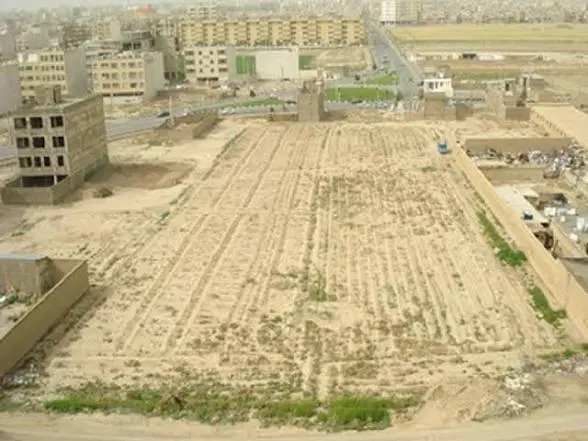 زمین تجای ۲۴ متری