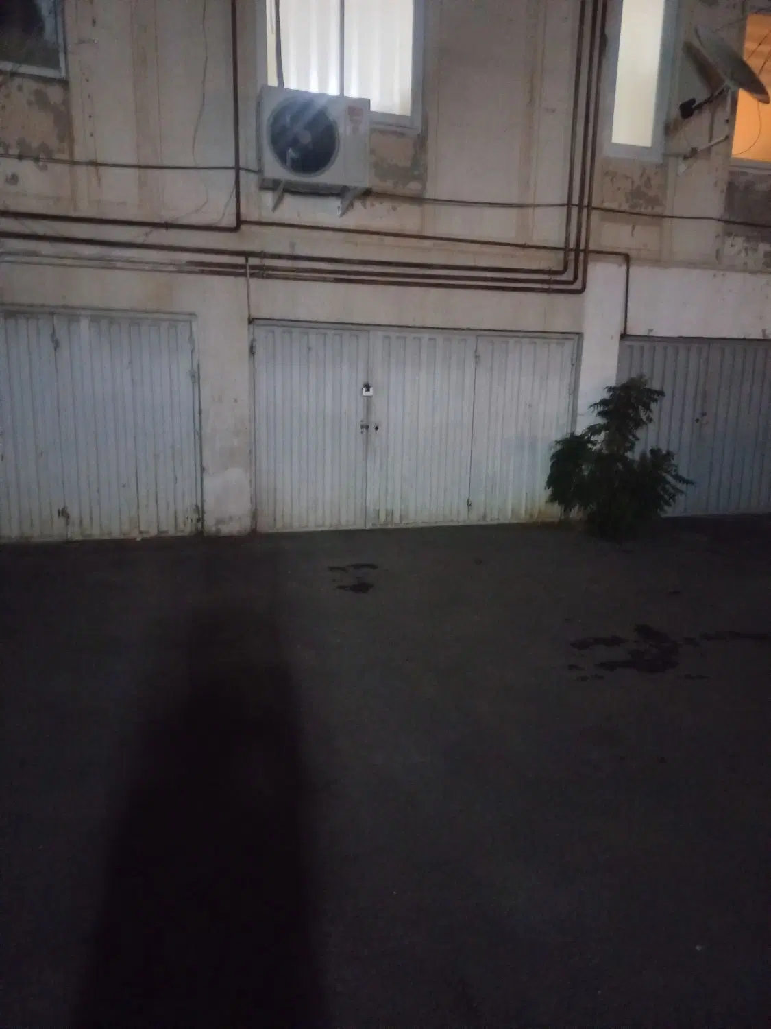 یک باب پارکینگ  برای رهن مجتمع نصر شهرک باغمیشه