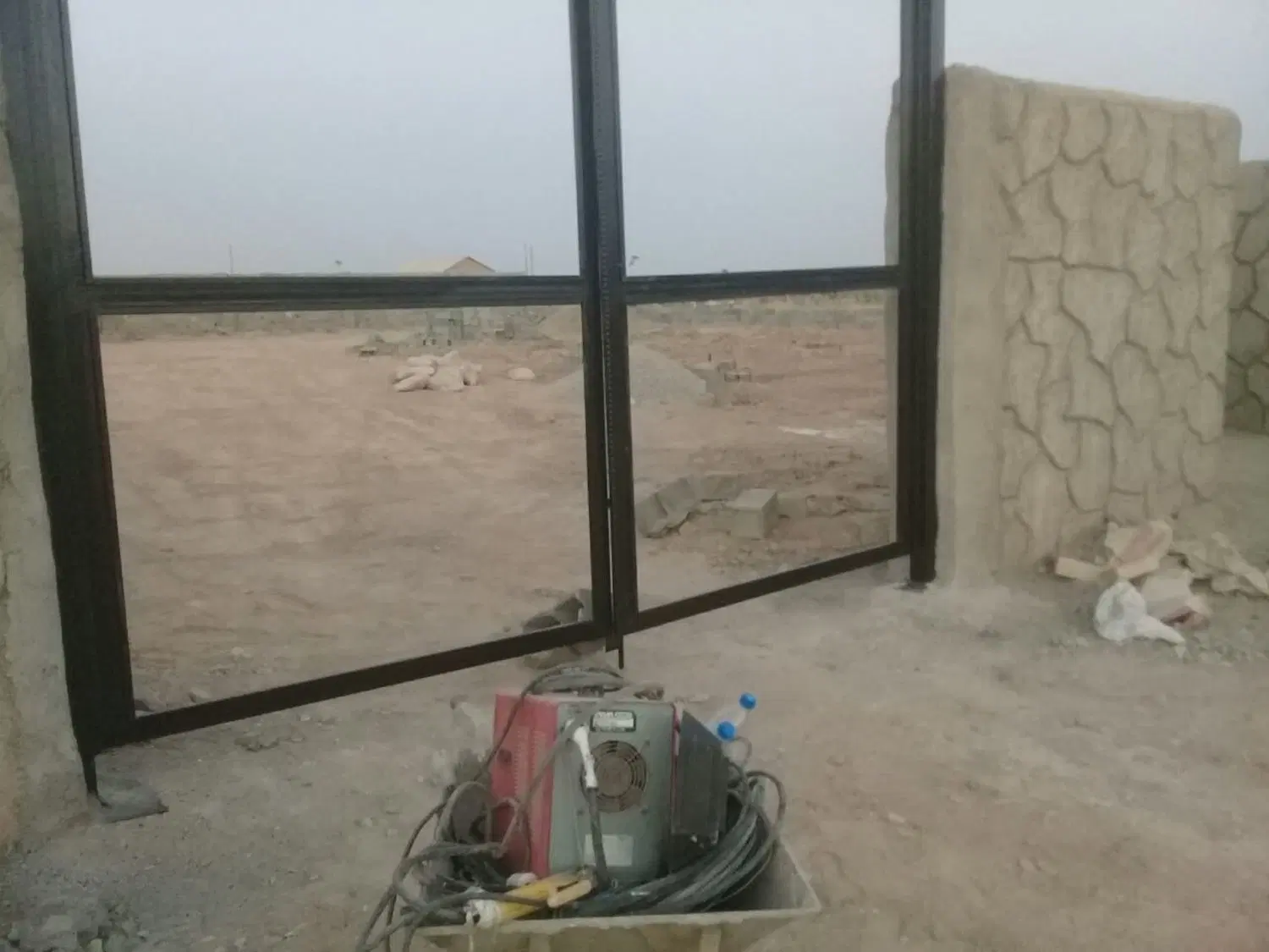زمین چهاردیواری هزار متری شهرکی با تبرئه