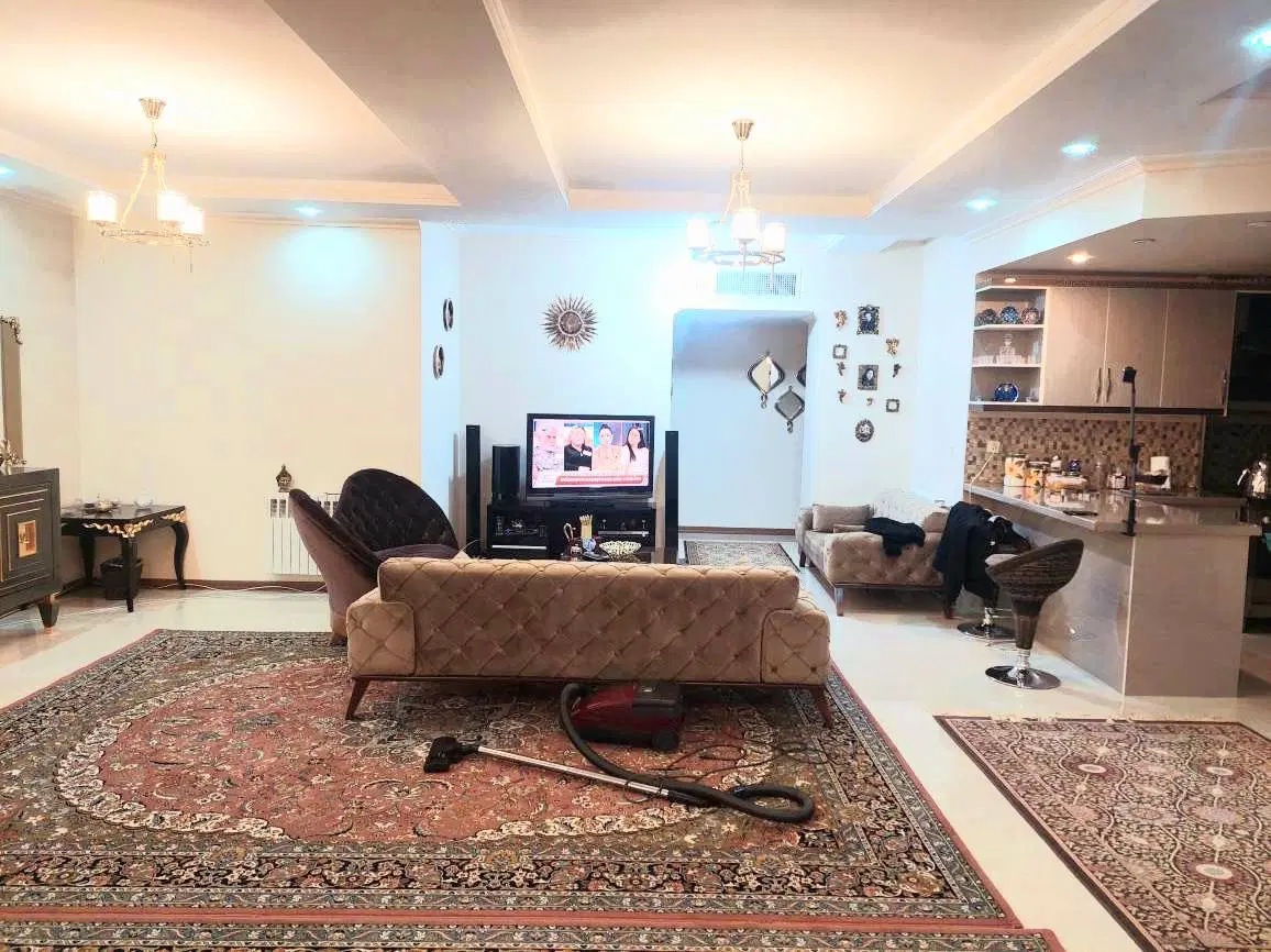 رهن آپارتمان ۱۶۴ متری تاپ لوکیشن غرق نور