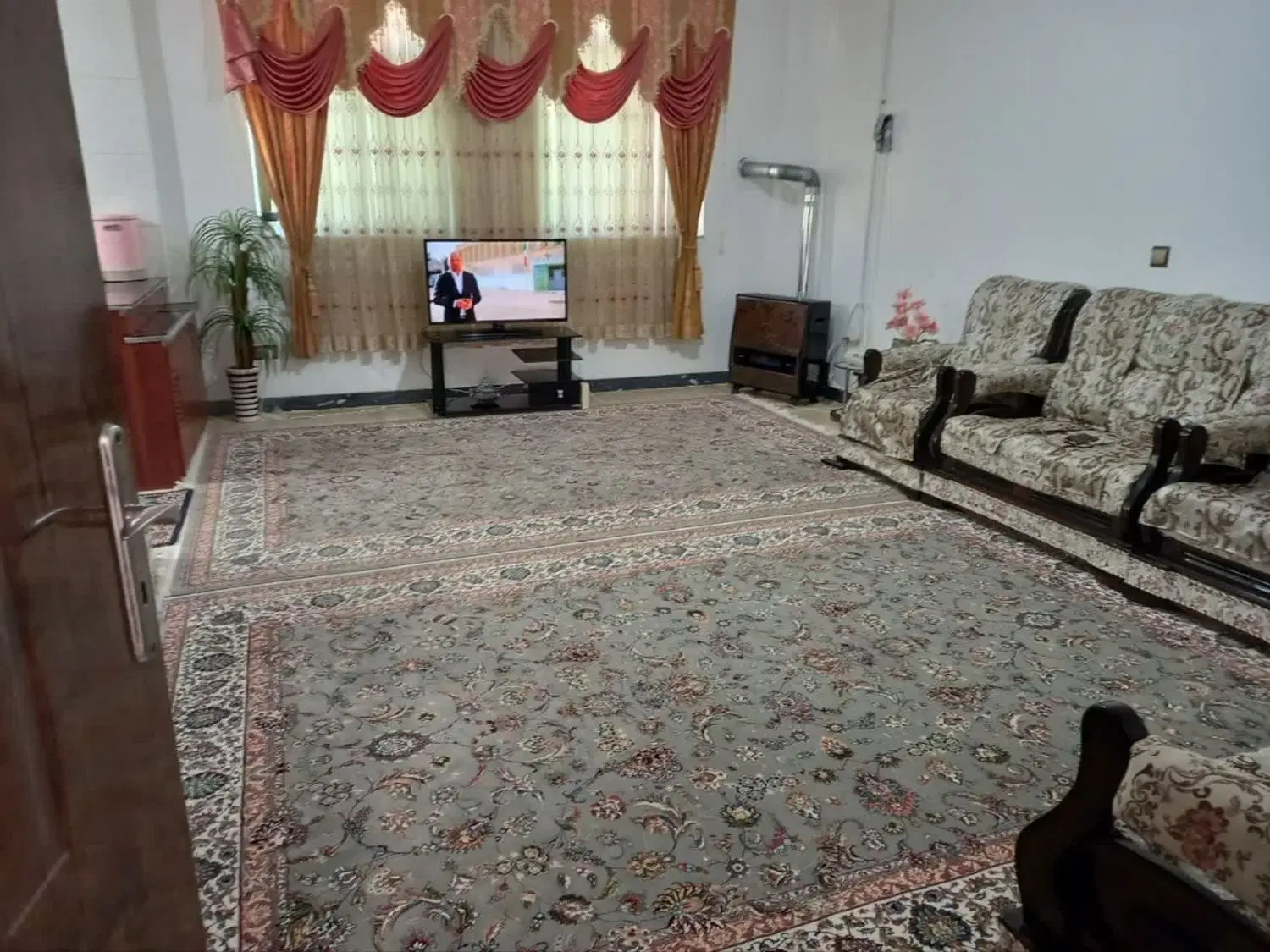 همکف ۱۰۵ متر حیاط دار