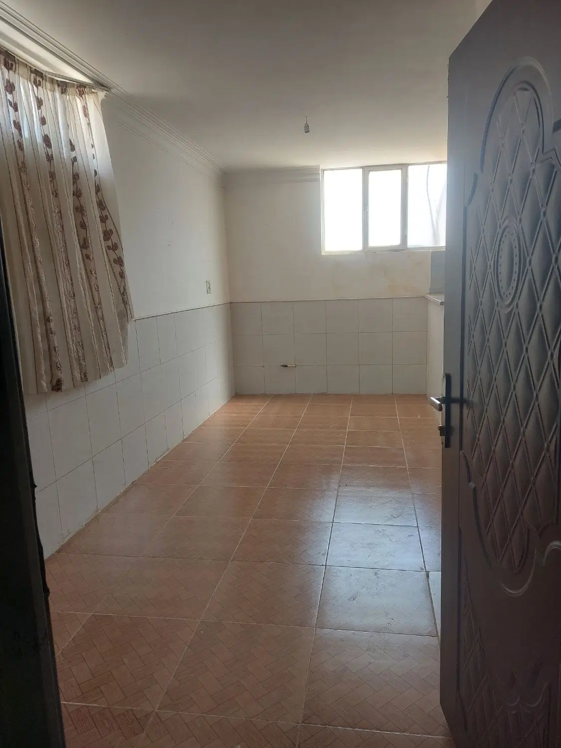 سوئیت اجاره ای مطهری ۹