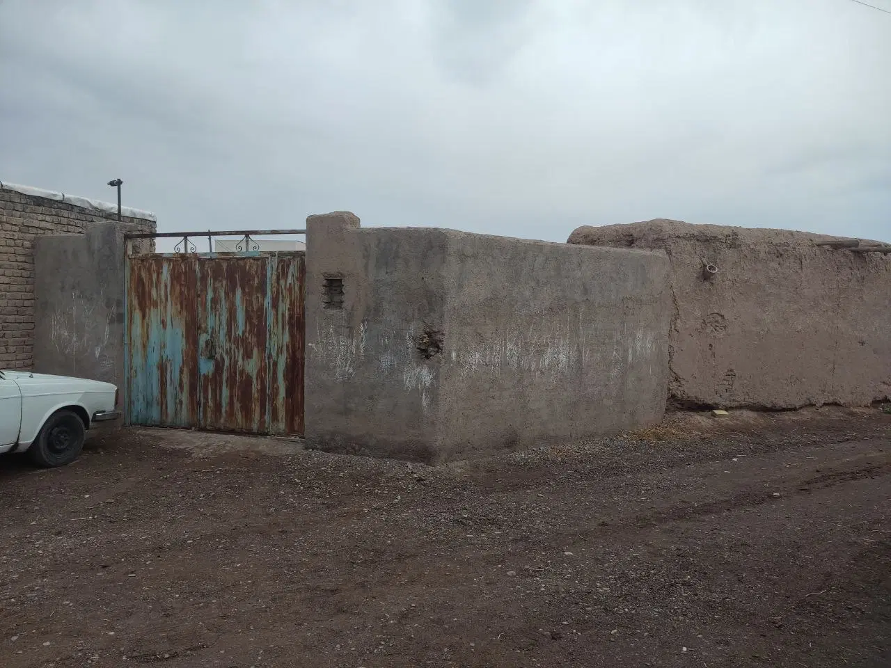 ۴۶۵ متر زمین مسکونی